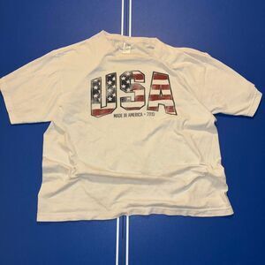 Cream and red vintage 90s USA T-shirt with Boxy fit